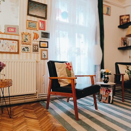 Flat In Historic Villa With Your Own Private Garden, Near City Park Budapest Bagian luar foto
