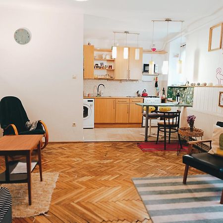 Flat In Historic Villa With Your Own Private Garden, Near City Park Budapest Bagian luar foto
