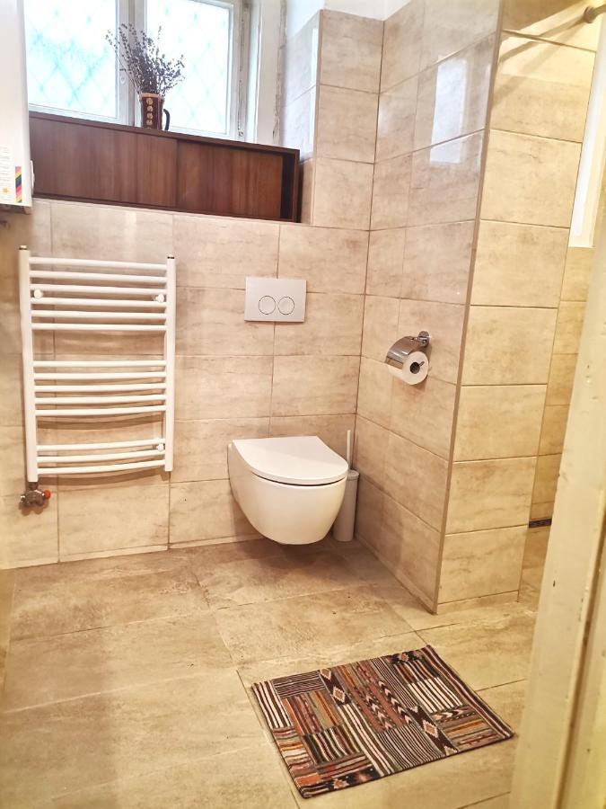 Flat In Historic Villa With Your Own Private Garden, Near City Park Budapest Bagian luar foto