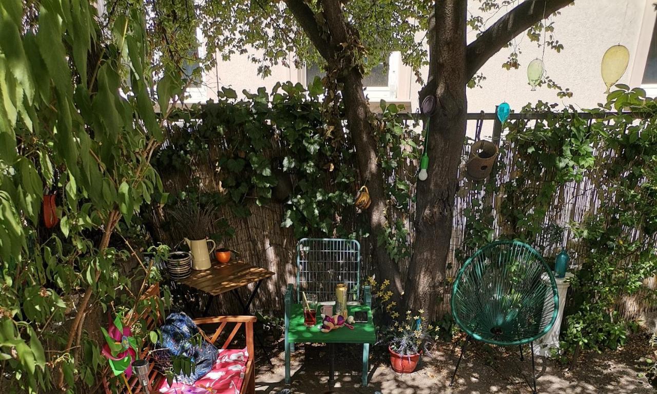 Flat In Historic Villa With Your Own Private Garden, Near City Park Budapest Bagian luar foto