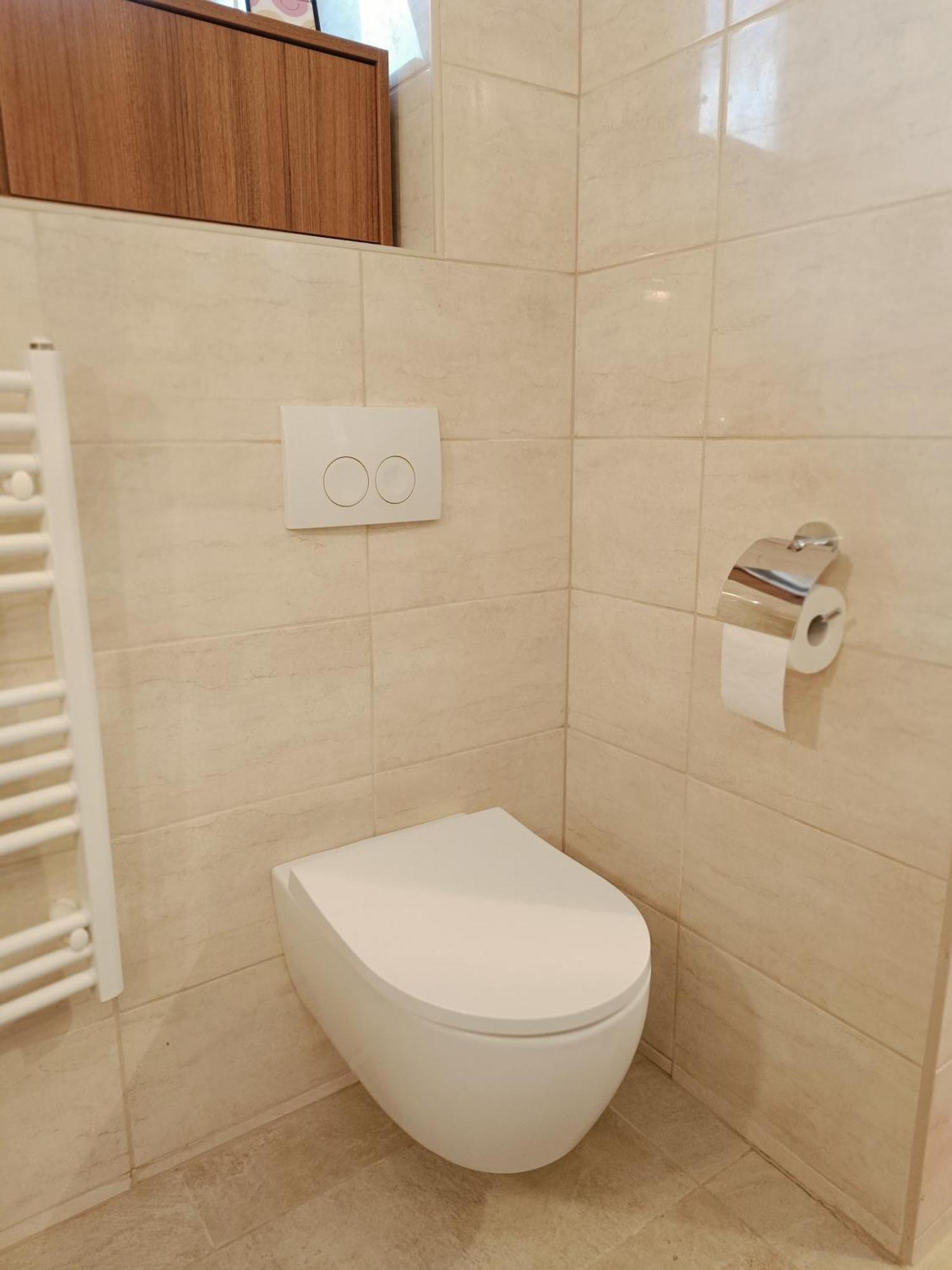 Flat In Historic Villa With Your Own Private Garden, Near City Park Budapest Bagian luar foto