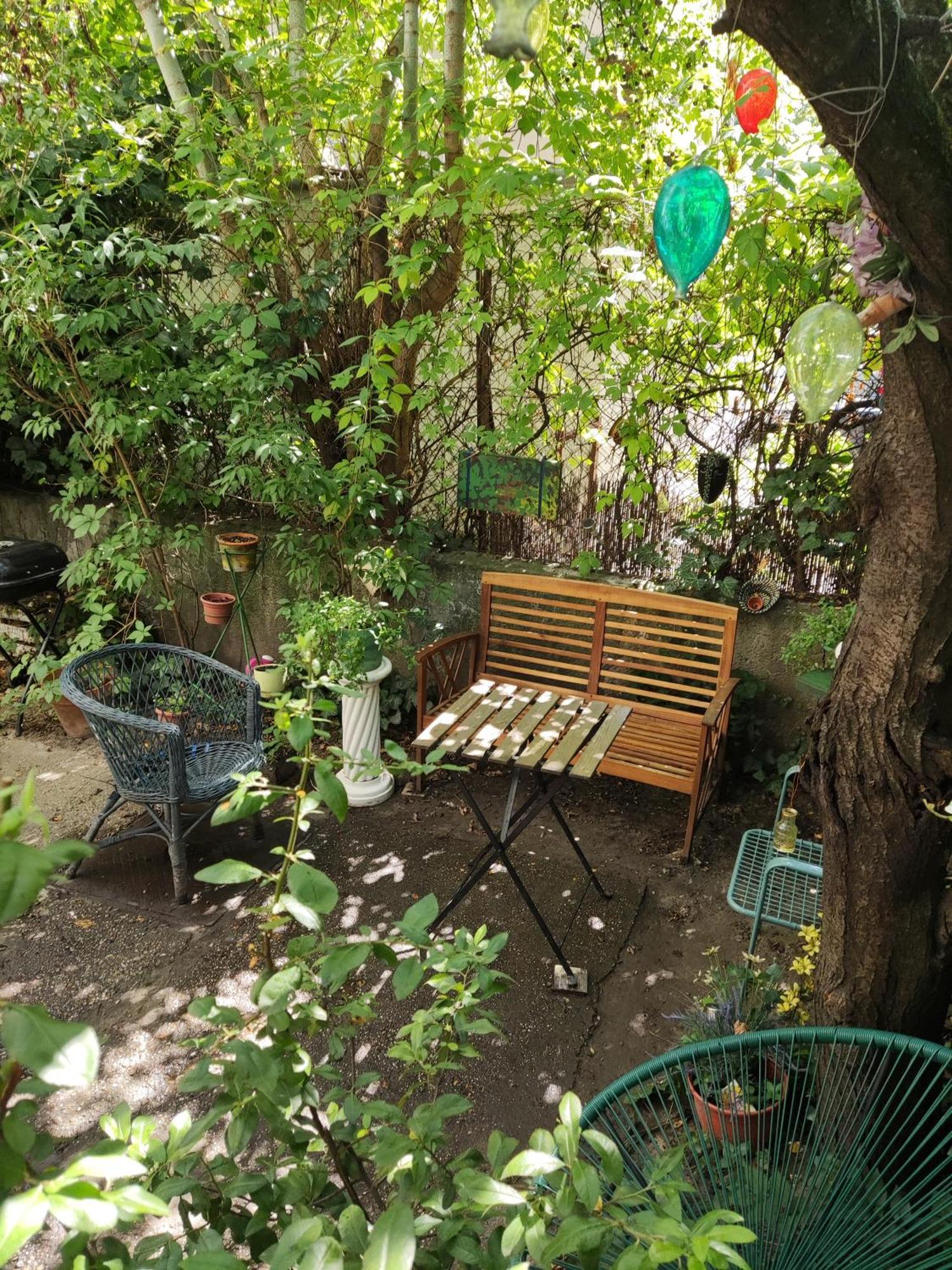 Flat In Historic Villa With Your Own Private Garden, Near City Park Budapest Bagian luar foto
